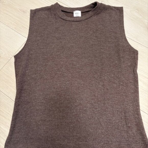 Leset Top - Picture 2 of 7